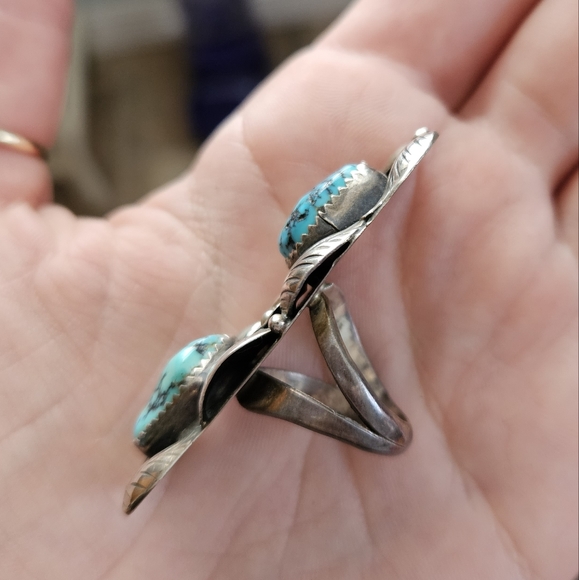 Vintage Sterling Silver & Turquoise Ring - Picture 4 of 6